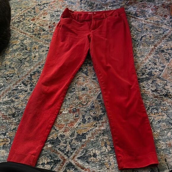Women’s red Capri slacks - Picture 1 of 3